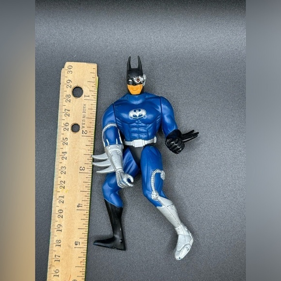 Vintage 1994 DC Comics Batman Action Figure Blue And Black 5” Kenner - Picture 4 of 7